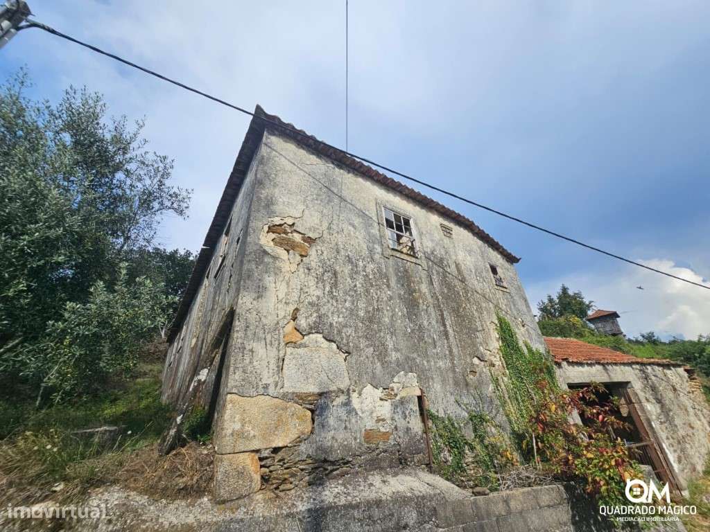 Uma casa por reinventar, 1.827 m² para sonhar, descubra este imóvel!-33