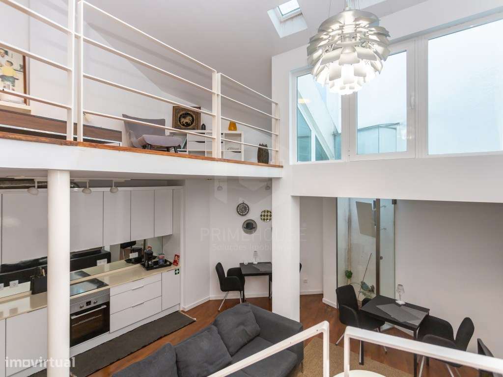 Predio no centro historico do seixal-12