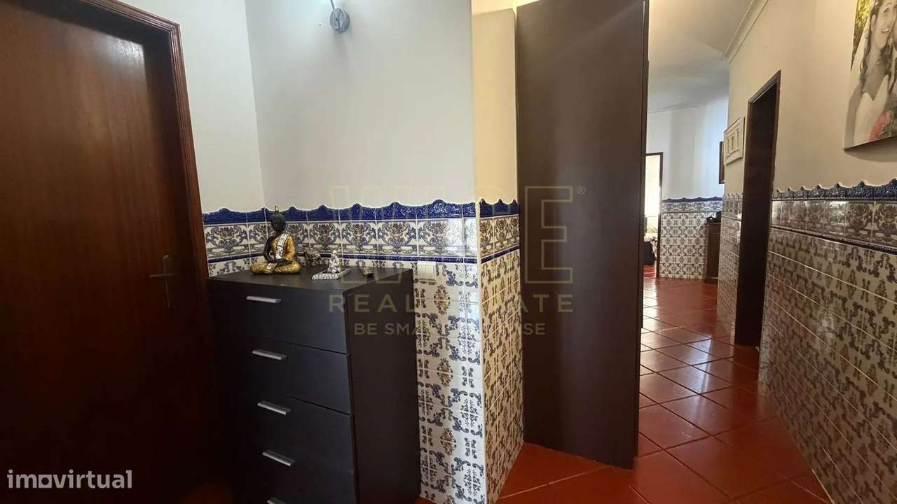 Apartamento T3 com  Garagem e Arrumo no Centro da Lousã-16