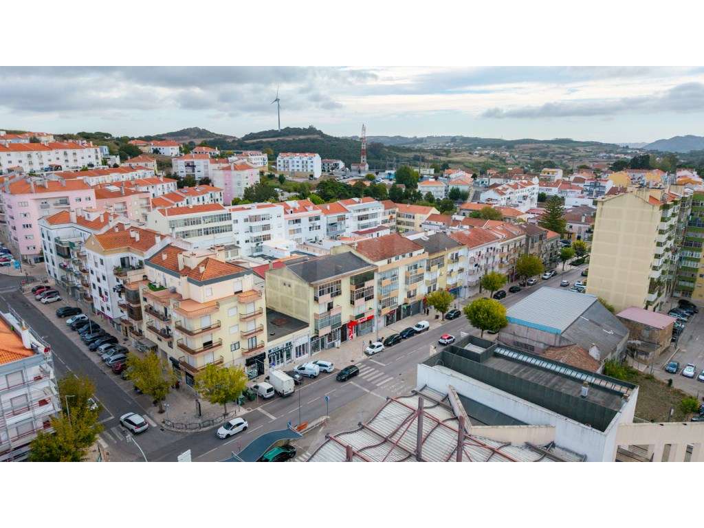 Apartamento T3 remodelado para venda no Sobral de Monte Agraço-26