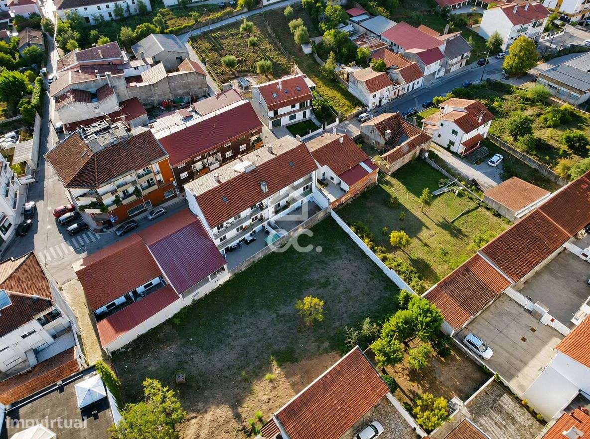 Apartamento T3 com garagem, arrumo e churrasqueira no centro do Avelar-27