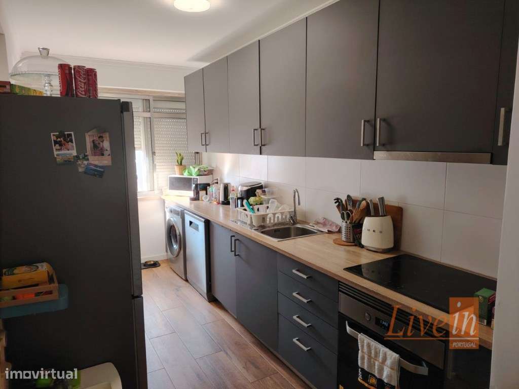 Apartamento T3 Remodelado com Garagem na Damaia de Cima - Grande imagem: 4/17