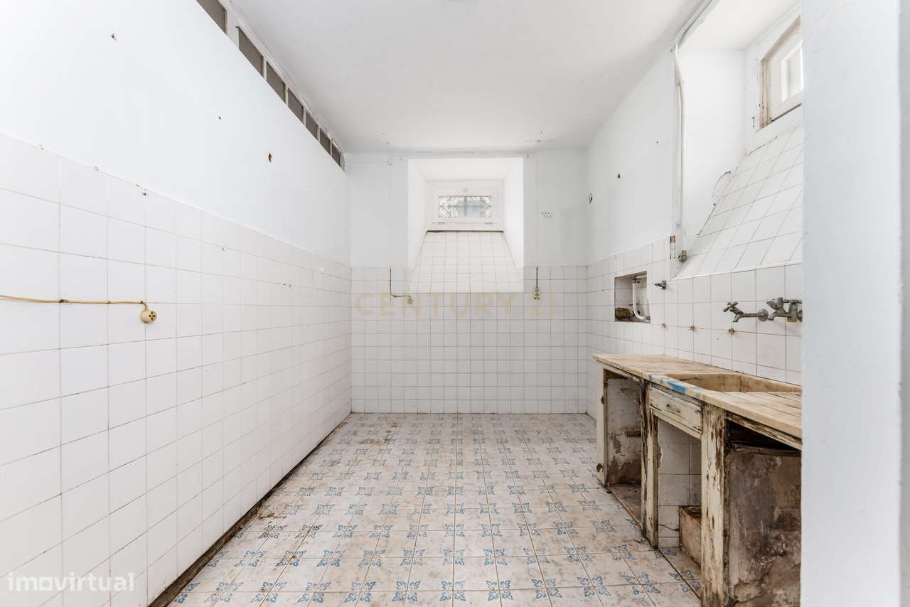 Apartamento T2 para Recuperar em Arroios, Lisboa - Grande imagem: 5/23