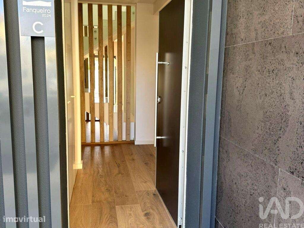 Casa / Villa T4 em Loures de 242,00 m2 - Grande imagem: 2/30