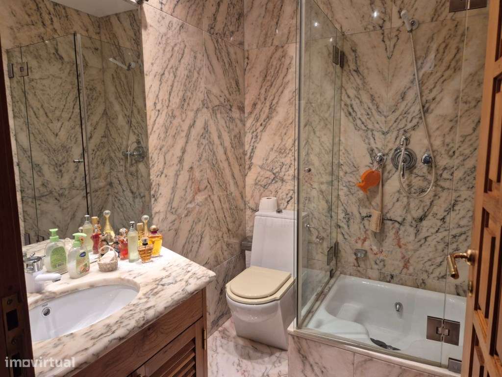 Moradia T4 com jardim-18