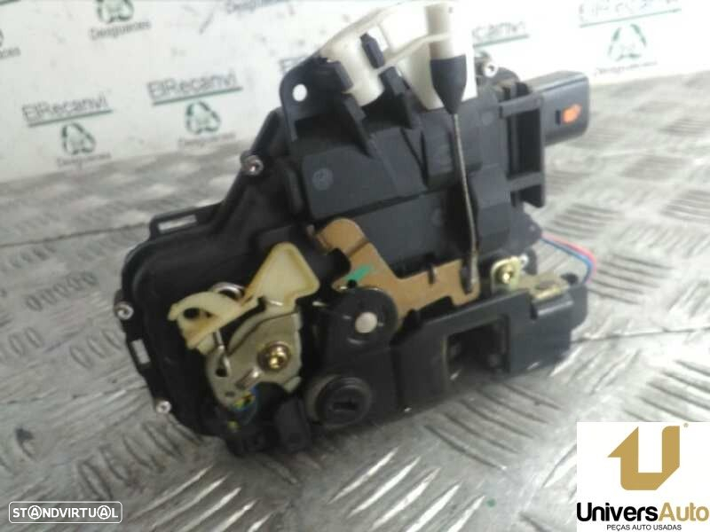 FECHADURA PORTA TRASEIRA ESQUERDA VOLKSWAGEN GOLF IV 2007 -1J0973713 - 2