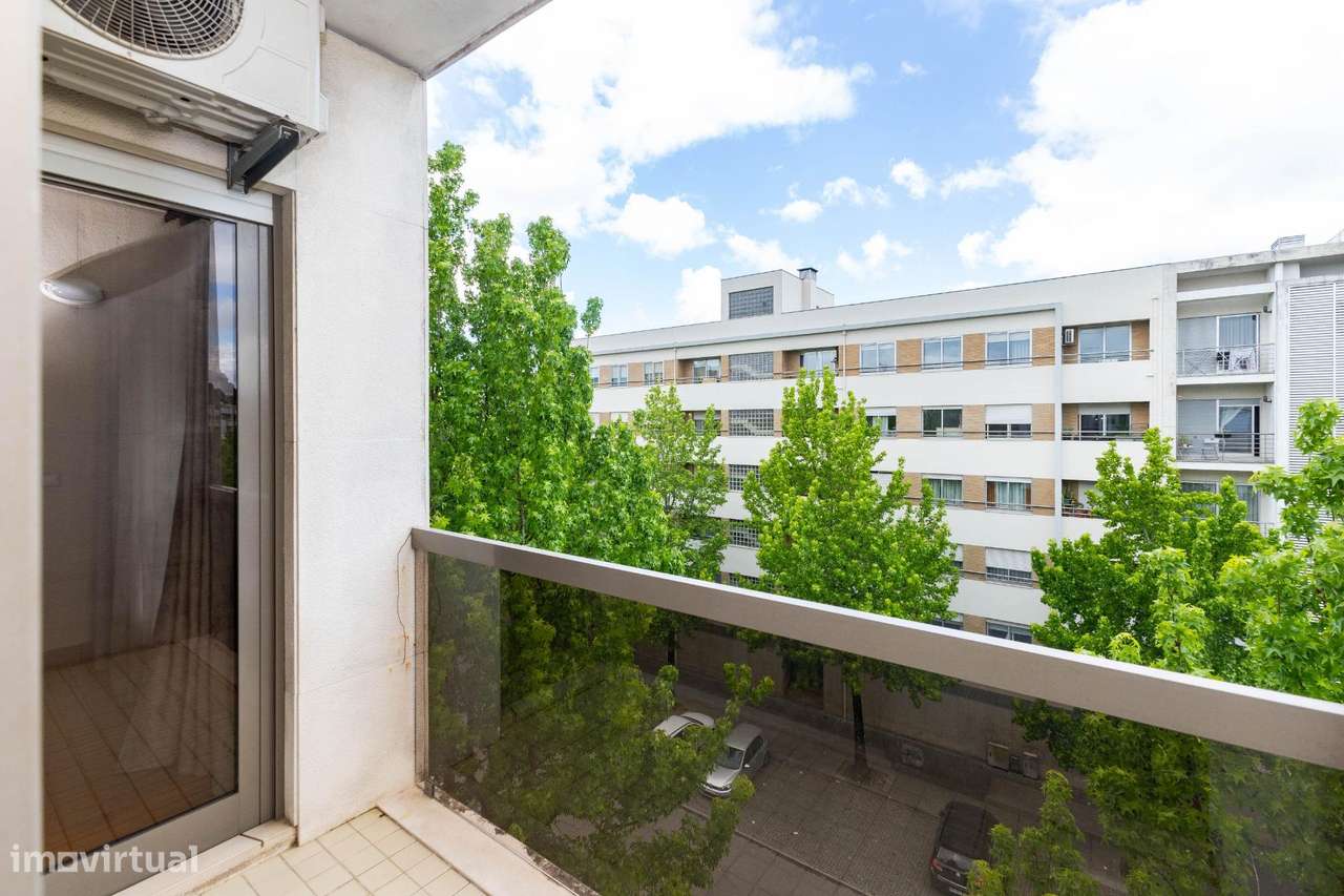 Apartamento T3 Maia .Último Piso com varanda e garagem-7