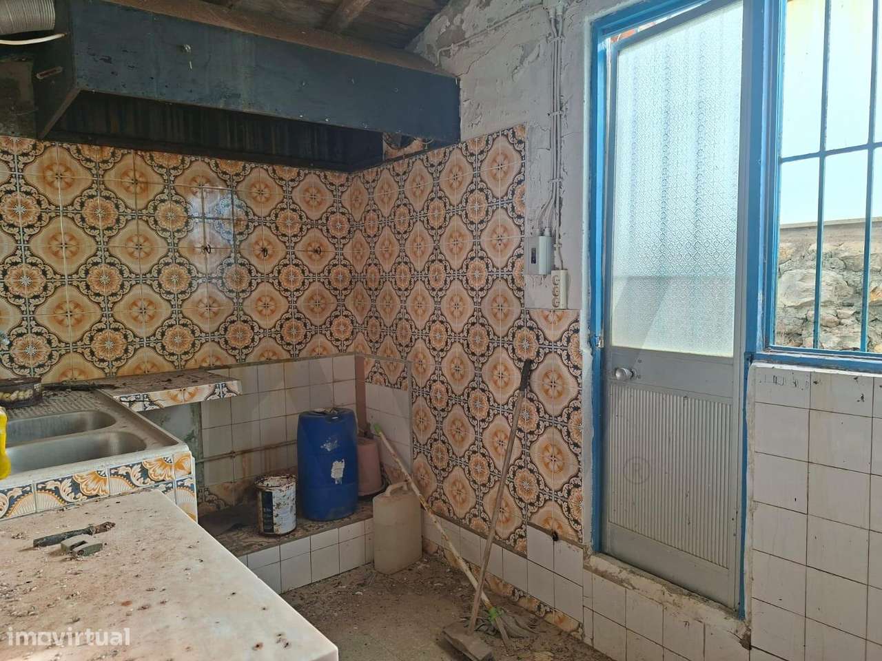 Oportunidade Única perto da praia em Sagres – Espaço Comercial-15