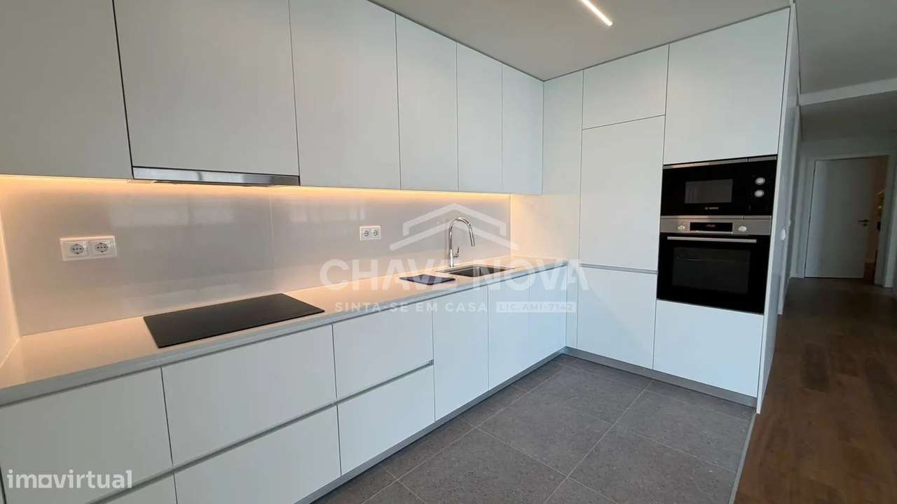 Apartamento T2 C/ Terraço 55m2 Garagem Maia centro-12