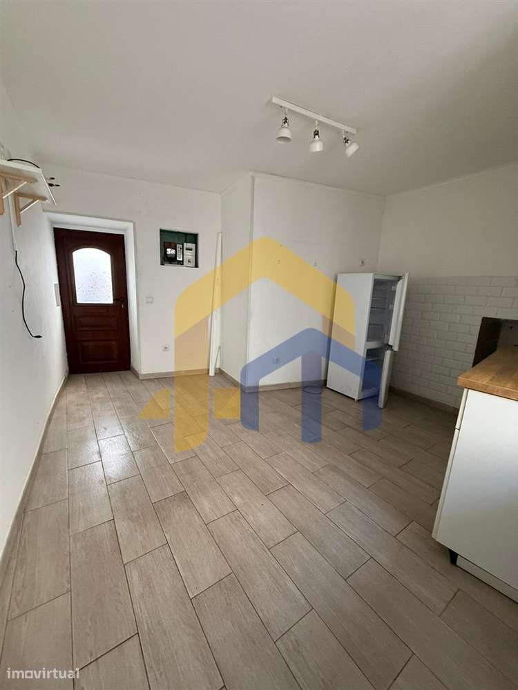 Moradia em Banda com Duas Habitações Independentes – Centro Histórico-11