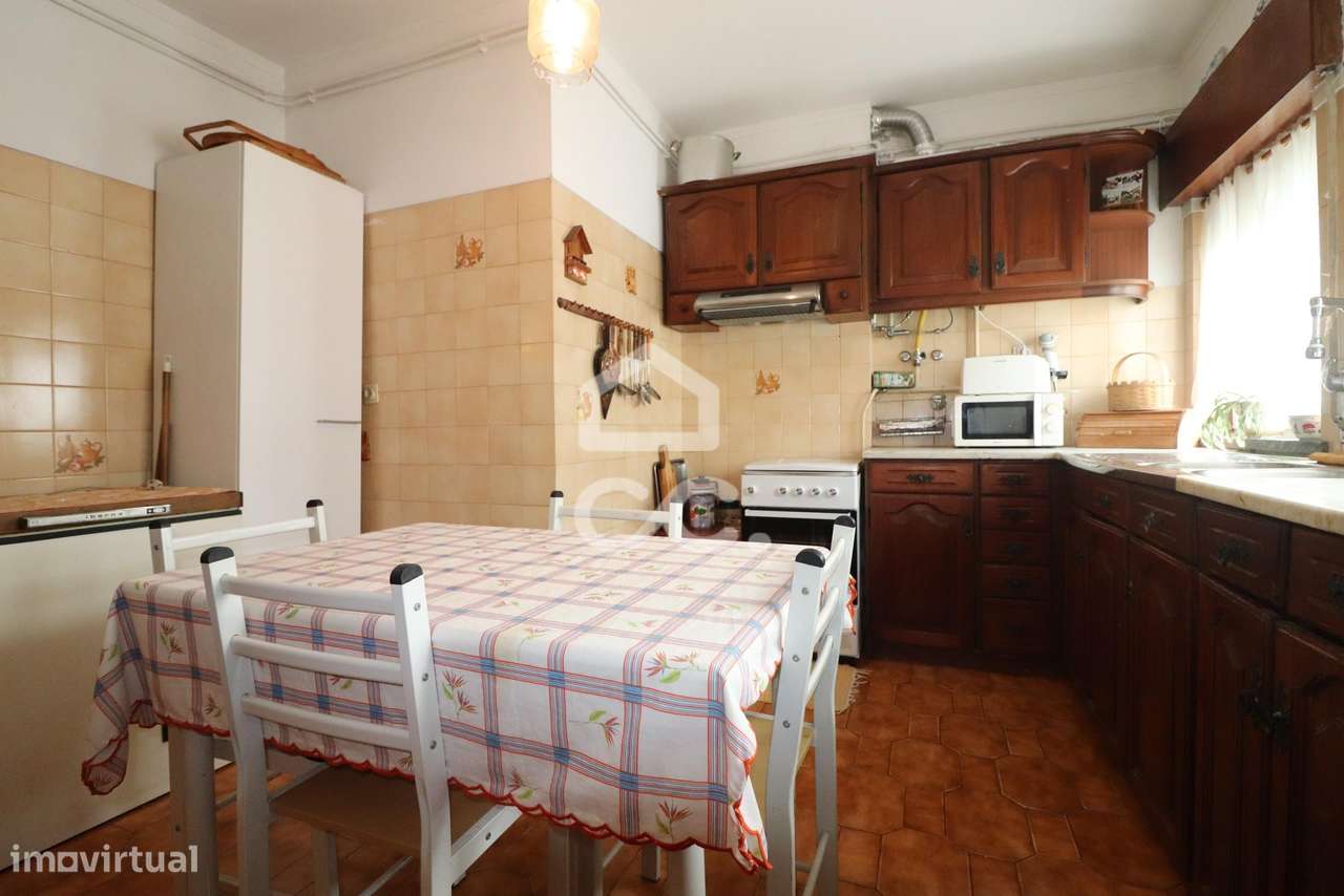 OPORTUNIDADE ÚNICA – T2 COM SÓTÃO NA URBANIZAÇÃO DO LORETO | ÚLTIMO PI - Grande imagem: 3/17