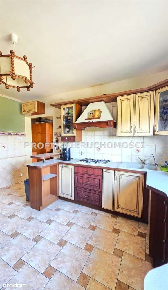 Komfortowy dom w spokojnej okolicy-11