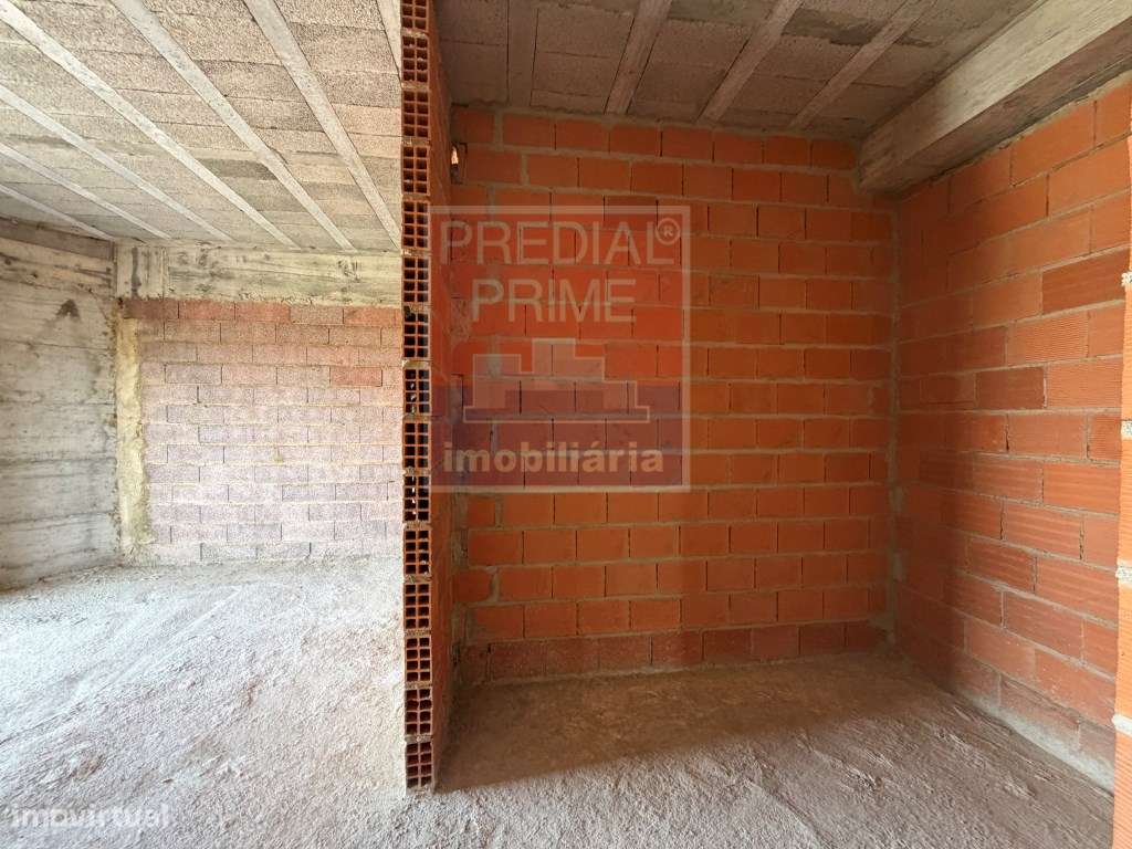 APARTAMENTO T3 COM VARANDAS EM NOGUEIRA DO CRAVO-15