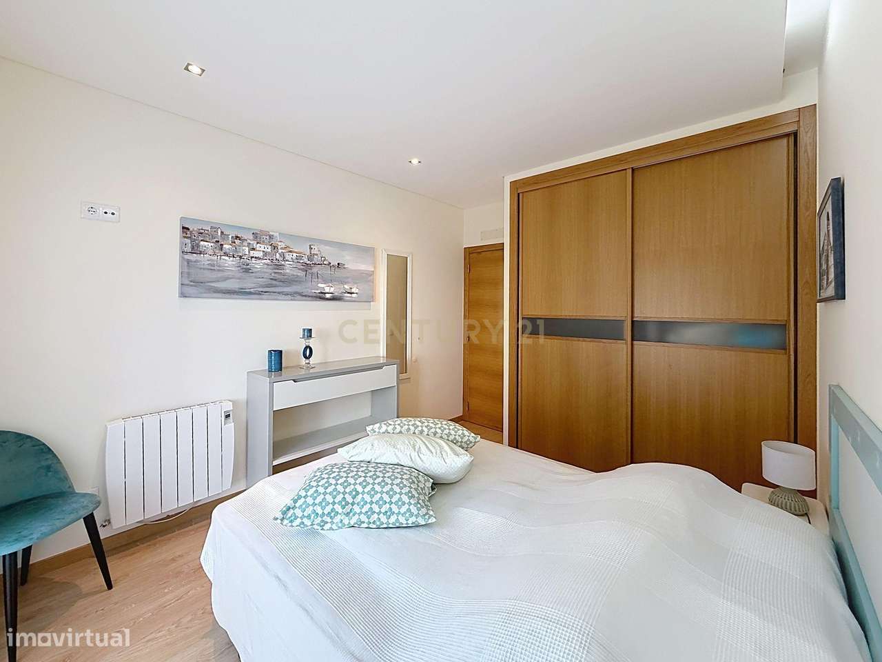 Apartamento T2 com varanda e garagem fechada na Nazaré.-25