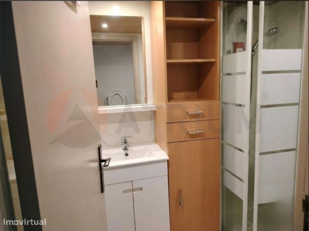 T3 Totalmente Remodelado no Montijo com Quintal e Anexo T0-12