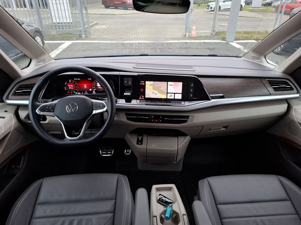 Salon PL Gwarancja fabryczna PHEV 218KM Panorama DCC Sam parkuje L2