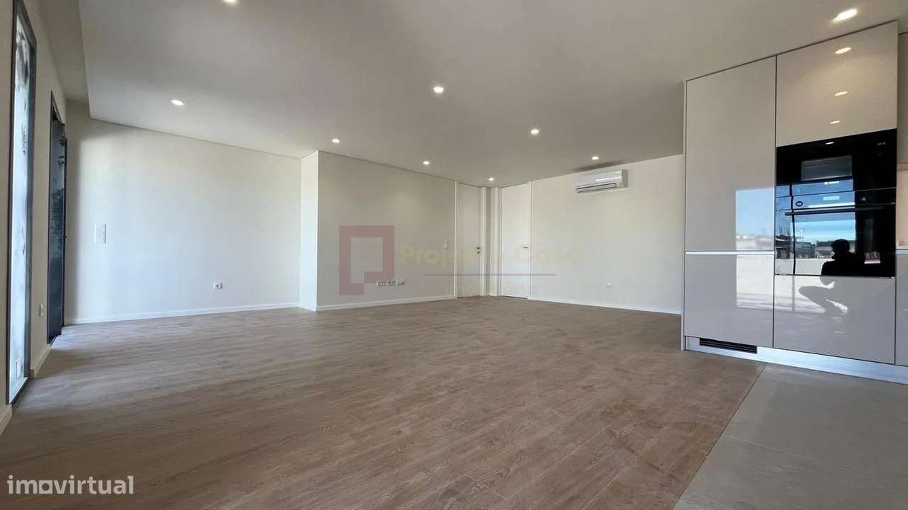 T3 Novo com Terraço junto ao Metro-2