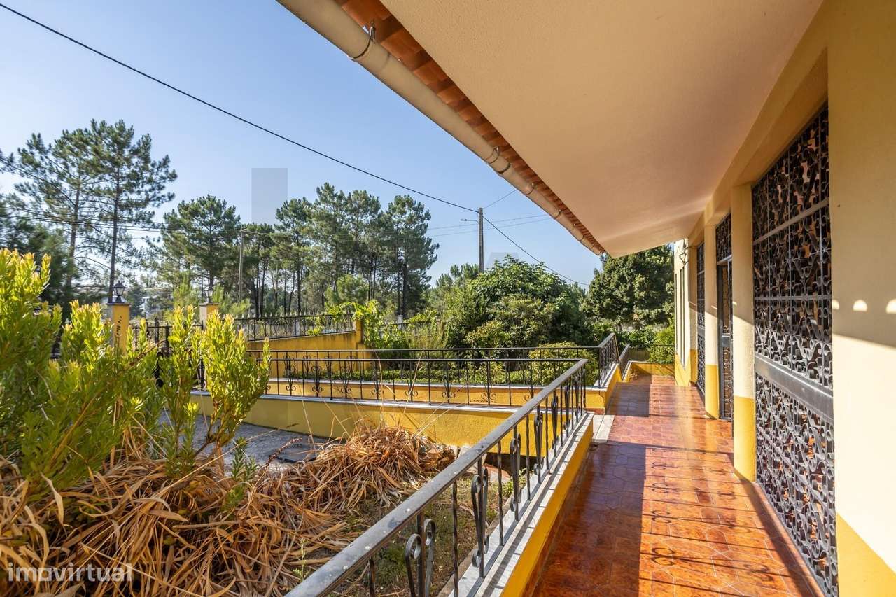 Fantástica Moradia T4 (10 Divisões) com Terreno de 869 m2 – Imenso Pot-44