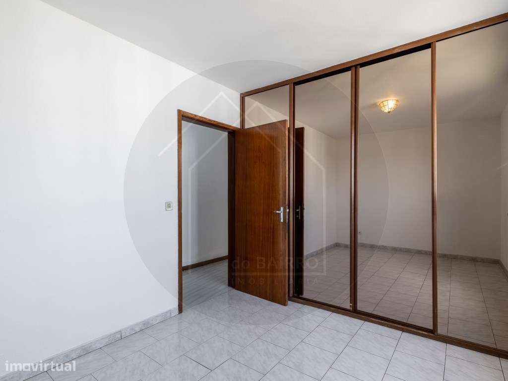 Apartamento T3 Vistas desafogadas em Ramalde, Porto-12