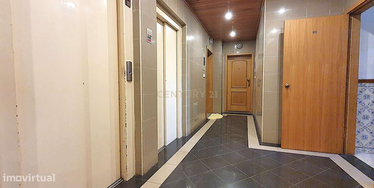 Apartamento T2 Centro da Cidade I  Garagem I Elevador - Grande imagem: 3/23