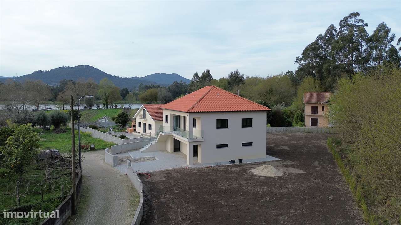 Moradia T3+1 DUPLEX Venda em Subportela, Deocriste e Portela Susã,Vian-11