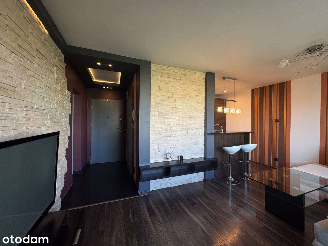 Os. Włókniarzy | 1. piętro | niski czynsz | gotowe do zamieszkania - Pełny obrazek: 2/20