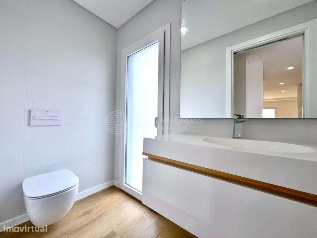 Moradia T4 de Luxo na Nova Urbanização da Caparica.-6