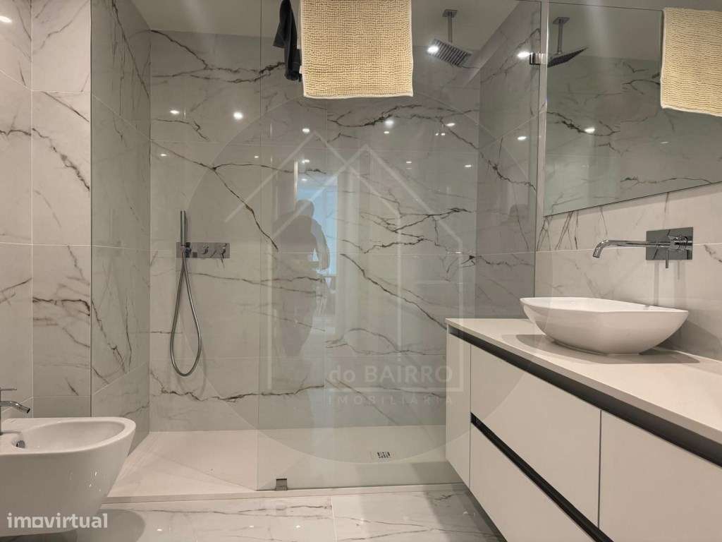 T2 novo com cozinha equipada e ar condicionado - Rua de Aires Ornelas - Grande imagem: 4/17