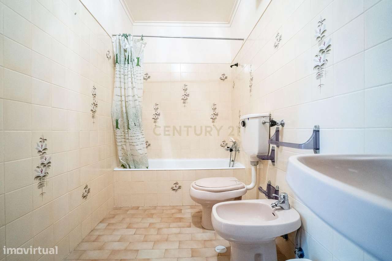 Apartamento T2 | 90 m² | Massamá-13