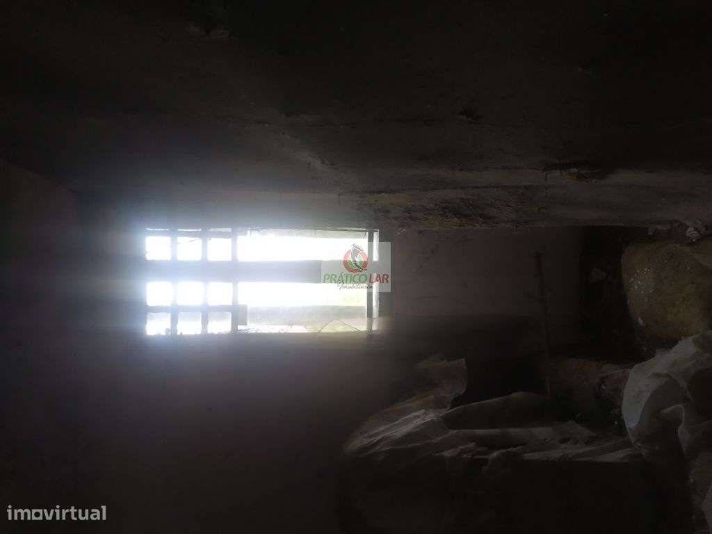 Moradia  para Recuperar no Troviscal-19