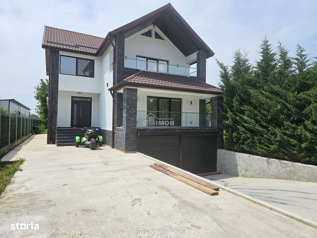 Vila de lux la 2 minute distanta fata de oras - Imagine principală: 1/18