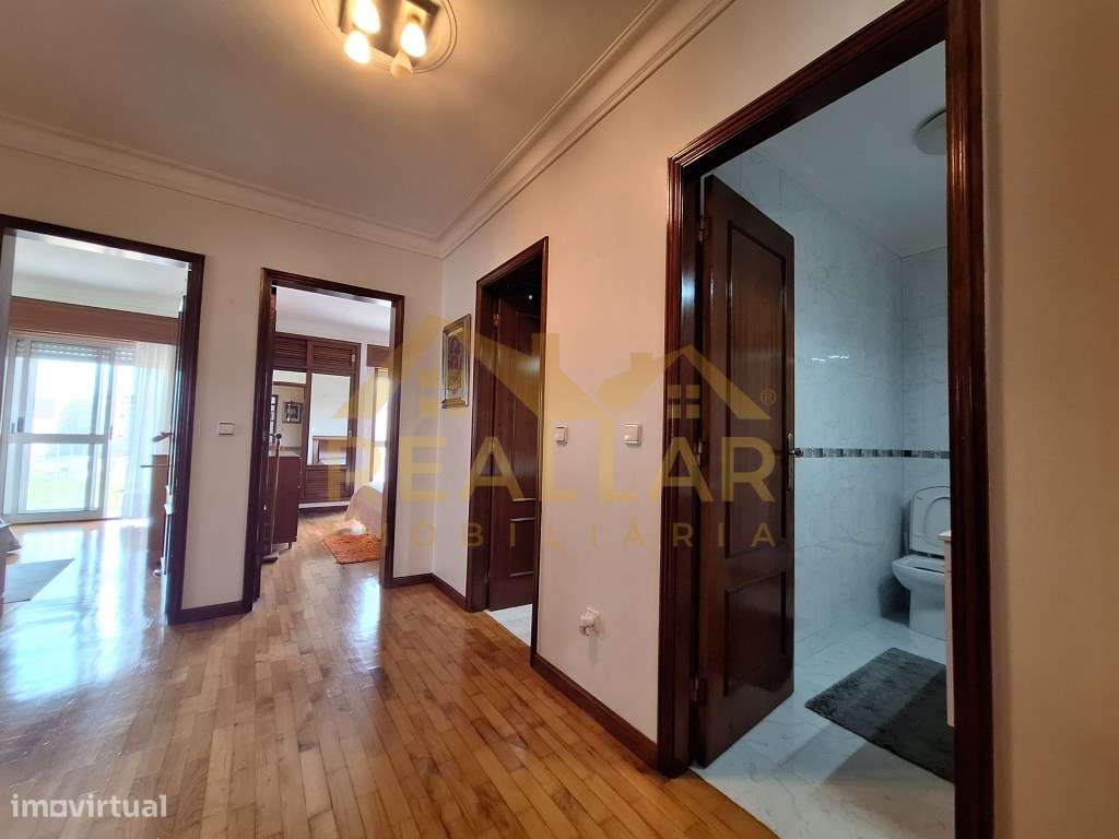 Apartamento T3 com Vista Mar a Escassos Metros da Praia das Caxinas - Grande imagem: 3/25