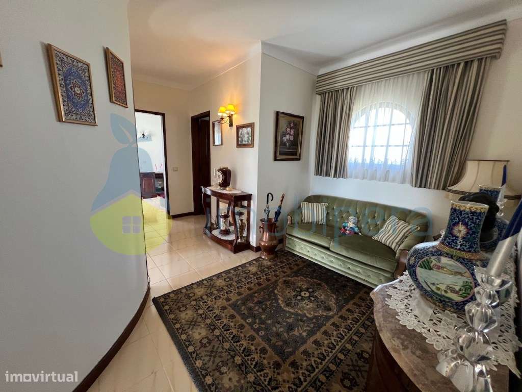 SOBERBA MORADIA T6 COM CASA DE HOSPEDES EM ANEXO-48