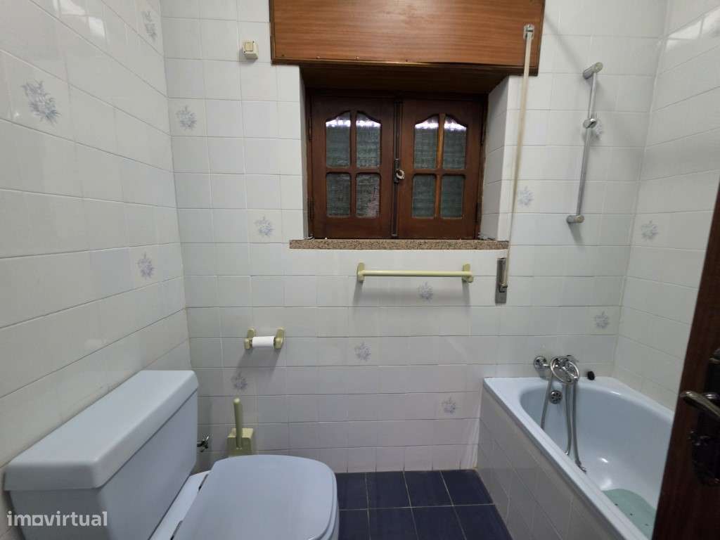Moradia T5 com Garagem e Jardim | Centro de Elvas-13