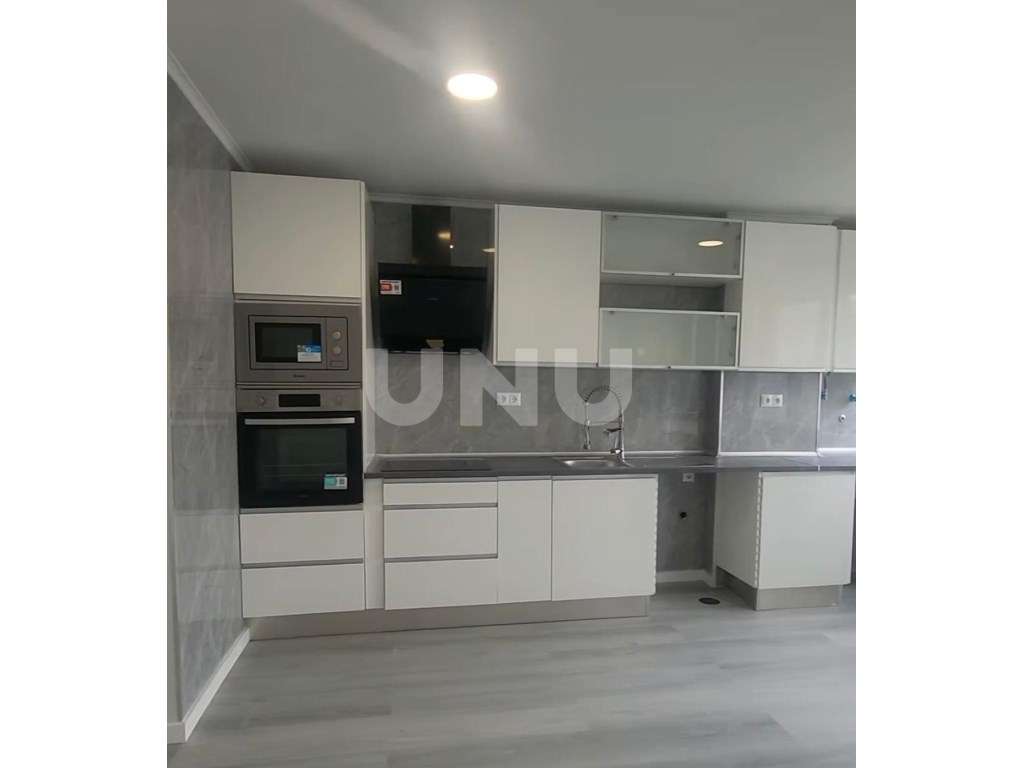 Apartamento T2 remodelado Oeiras-4