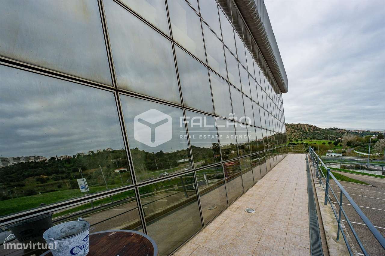 Armazém  Venda em Santarém (Marvila), Santa Iria da Ribeira de Santaré - Grande imagem: 4/36