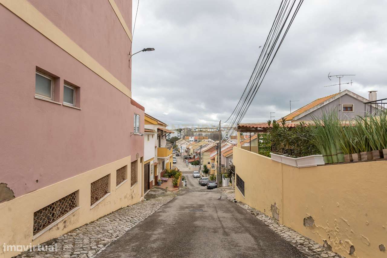 Oportunidade unica...  três assoalhadas e sótão!-4