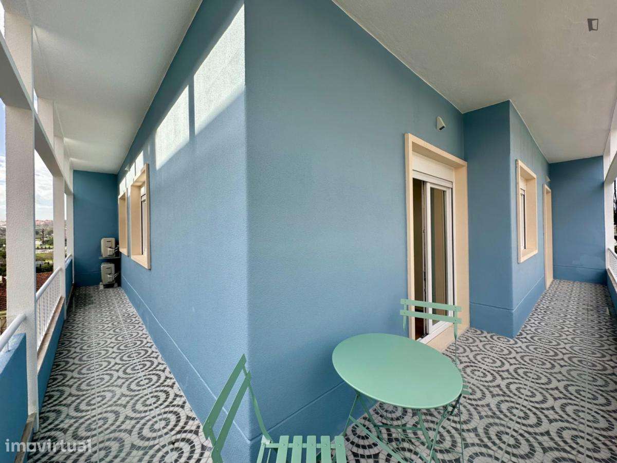 Quarto - localizado em Almada Lisbon - Grande imagem: 2/6