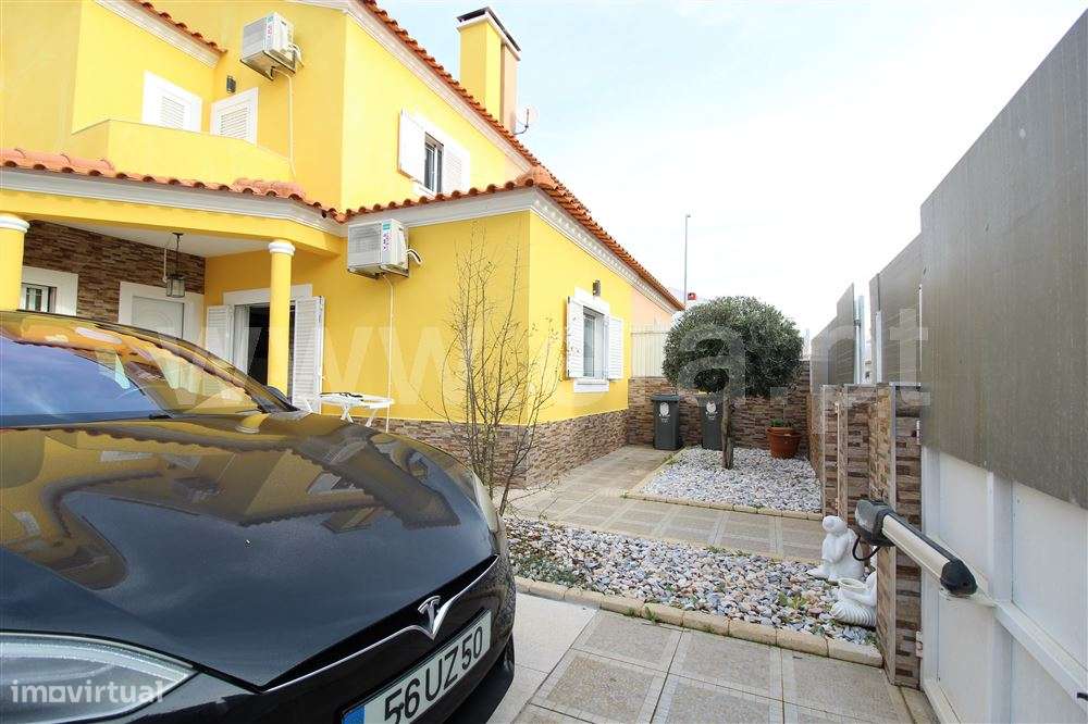 Moradia em Banda V2+1, Venda-27