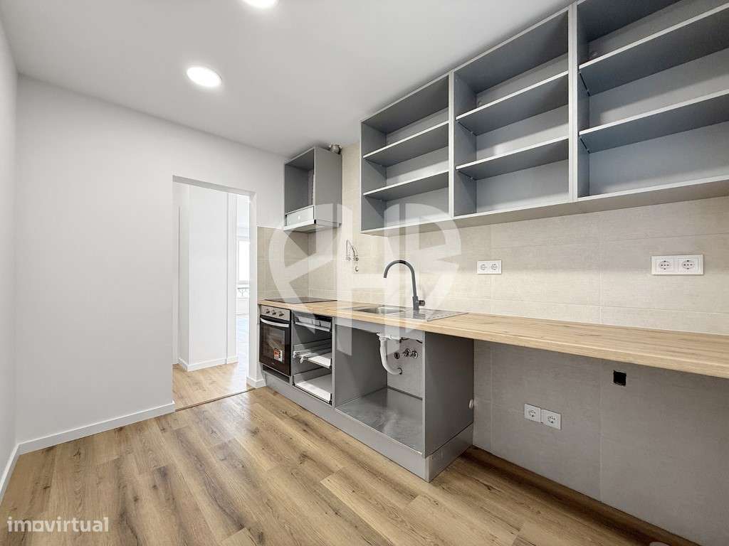 Apartamento T2 // Renovado - Santana / Sesimbra-17