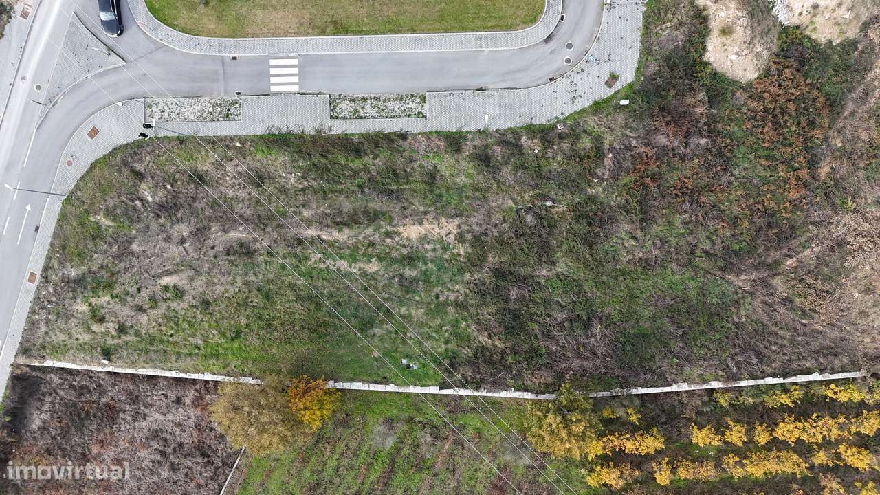 Terreno na Qt. da Boavista - Tarouca-2