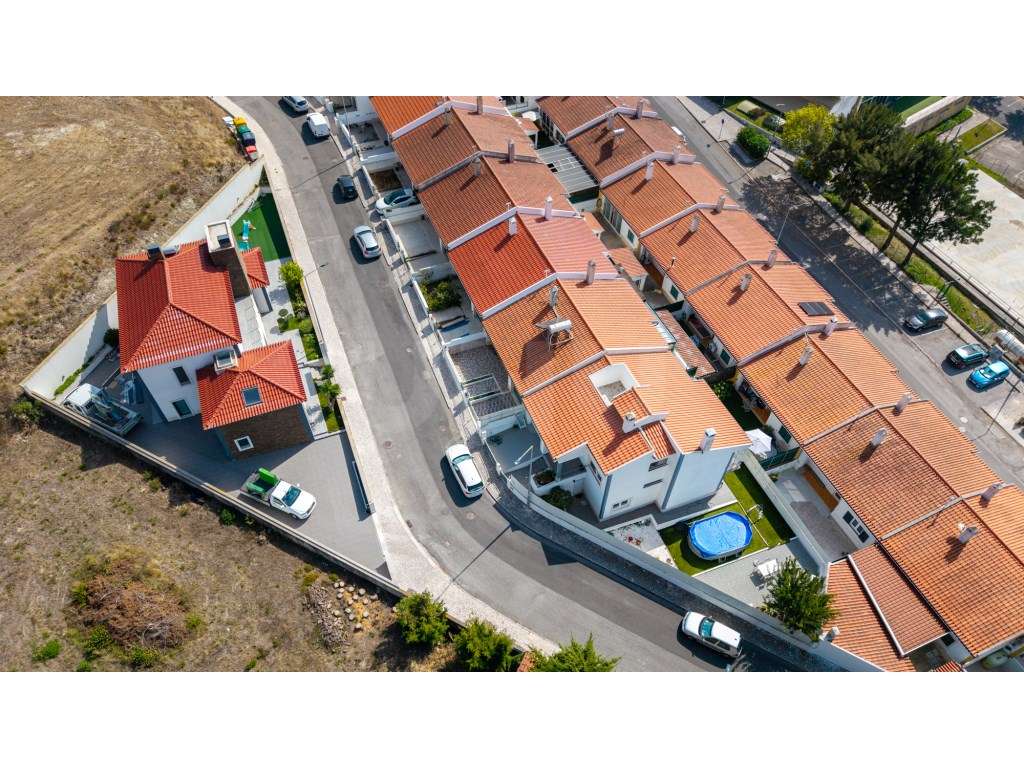 Moradia T3+1 para venda, Sobral de Monte Agraço.-33