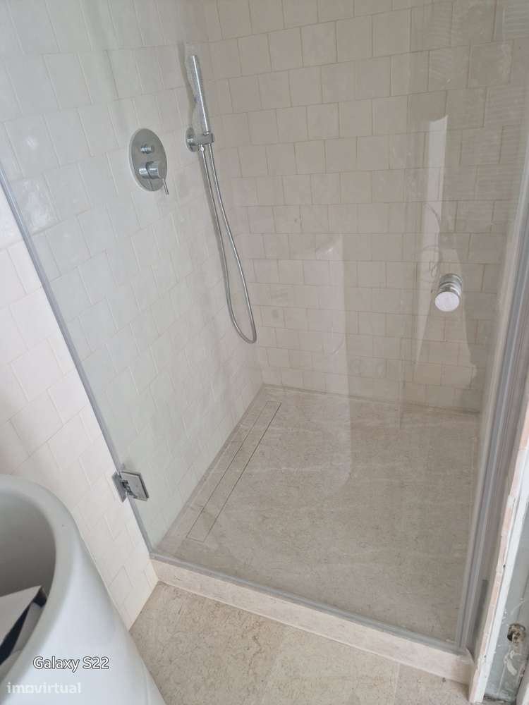 T2 no 3º Andar com 3 Jardins, Elevador, Coz.Equipada Lx-27