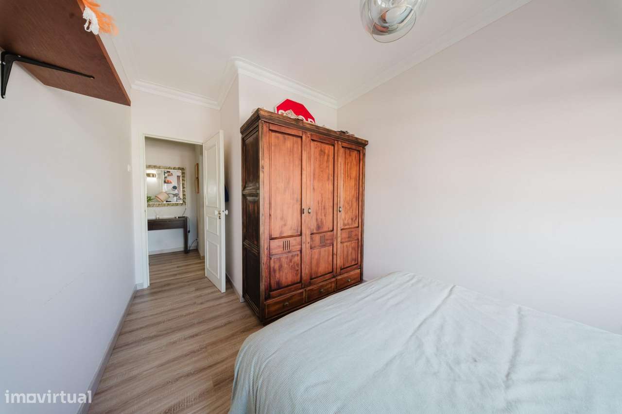 Apartamento T2 com Jardim de Inverno e Open Space | Setúbal-15