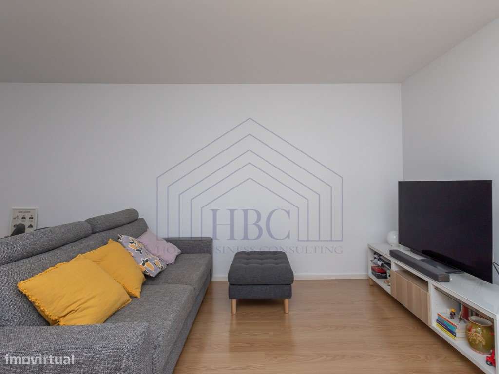 Vende-se Apartamento T1 no centro de Lisboa com arrecadação e garagem-7