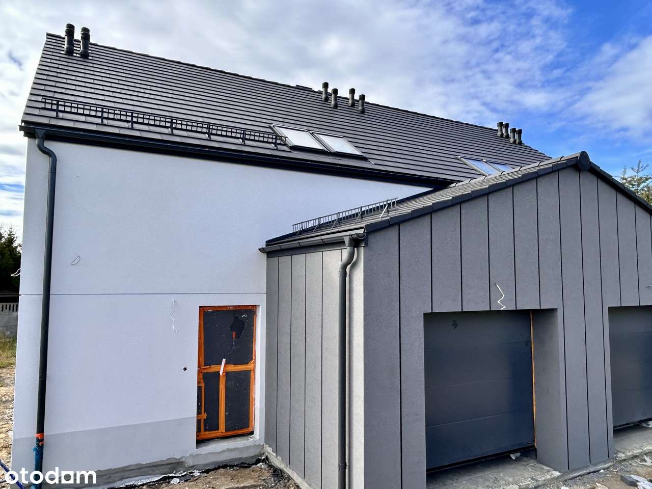 Dom z garażem, 4 sypialnie, pompa ciepła+kominek, strych-10