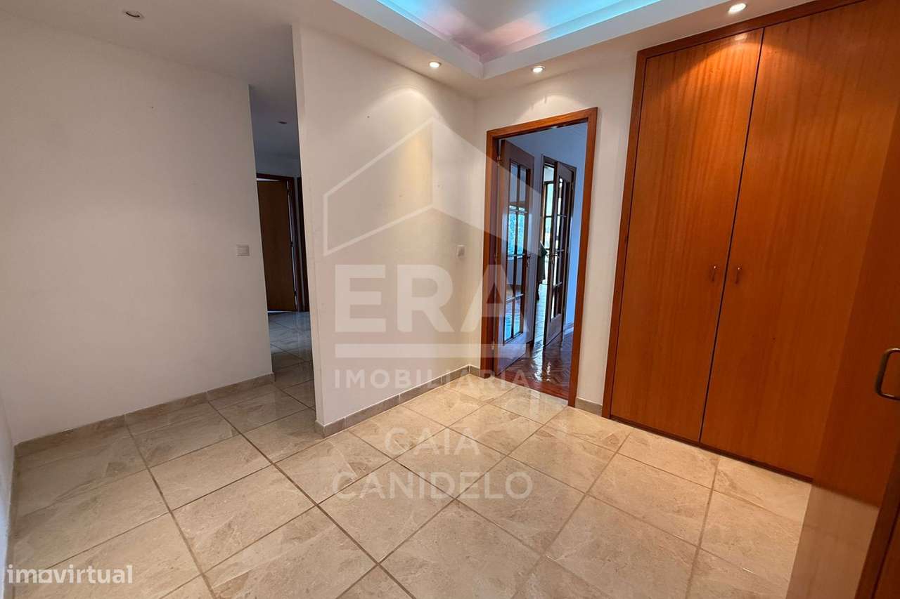 T2 com fáceis acessos perto da praia - Grande imagem: 2/13