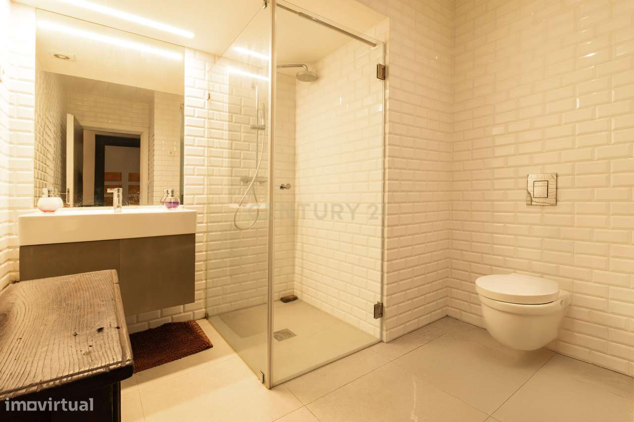 Moradia T3 de arquitetura contemporânea-9