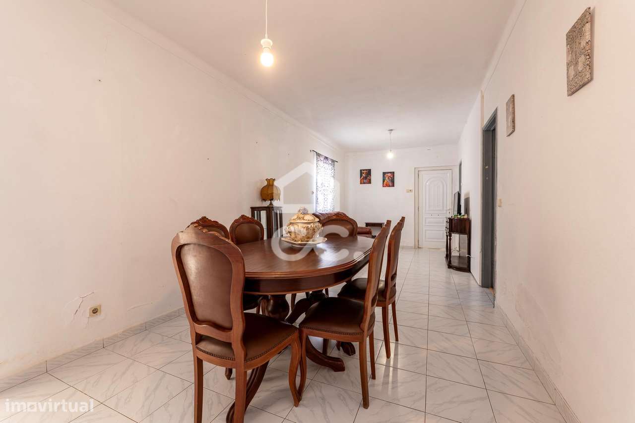 Moradia T2+2 com garagem e vista Serra de Montejunto em Murteira, Cada-5