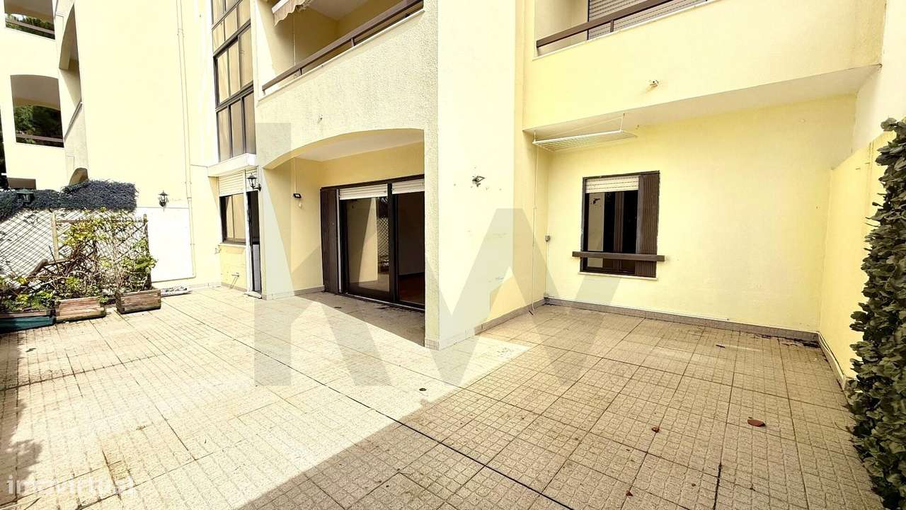 Apartamento T3 com terraço para venda no Bairro do Rosário - Grande imagem: 4/25